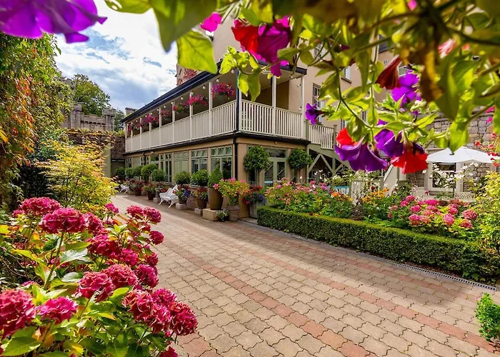 Step House Hotel